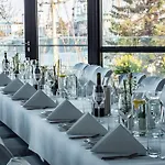 Hotel Courtyard By Marriott Waterfront 4*