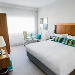 Courtyard By Marriott Waterfront