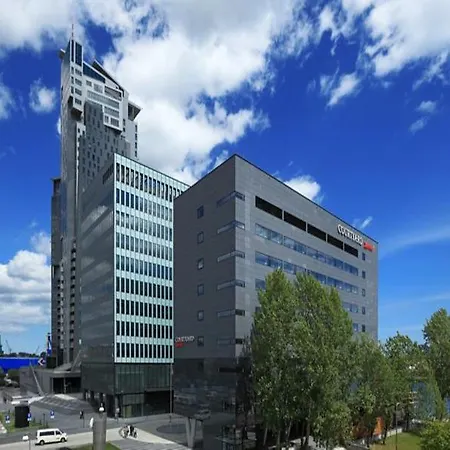 Courtyard By Marriott Waterfront 4*