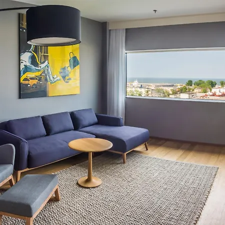 Courtyard By Marriott Waterfront Hotell