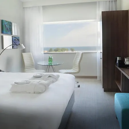 Courtyard By Marriott Waterfront 4*