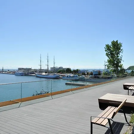 Courtyard By Marriott Waterfront מלון 4*