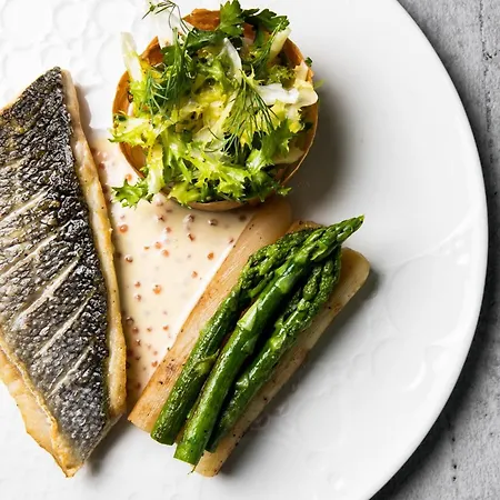 Courtyard By Marriott Waterfront מלון 4*