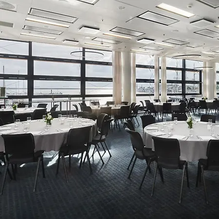 Courtyard By Marriott Waterfront 4* גדינייה