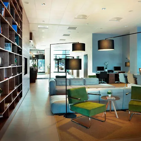 Courtyard By Marriott Waterfront