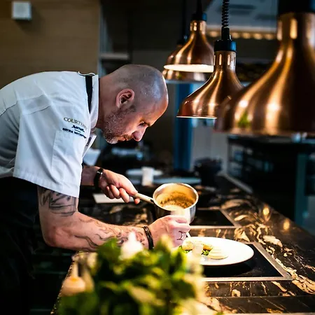 Courtyard By Marriott Waterfront 4*