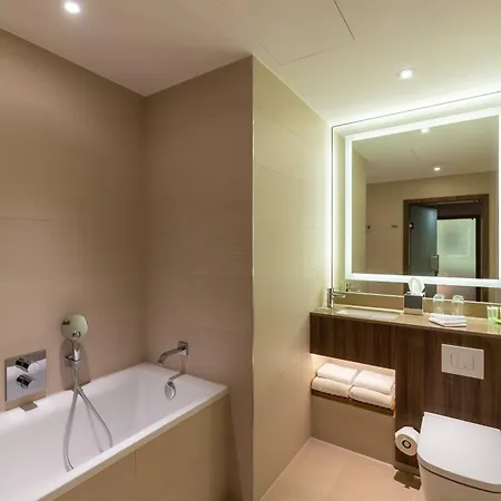 Courtyard By Marriott Waterfront Hotel 4*