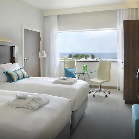 Hotel Courtyard By Marriott Waterfront 4*