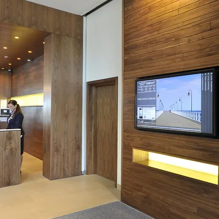 Courtyard By Marriott Waterfront