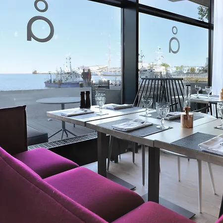 Courtyard By Marriott Waterfront Hotel 4*