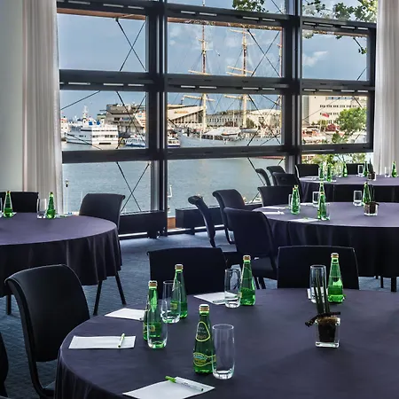 מלון Courtyard By Marriott Waterfront