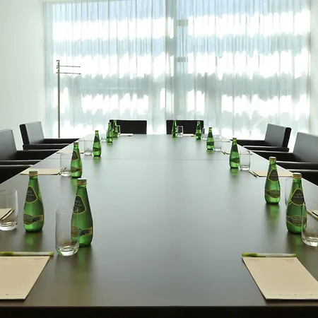 Courtyard By Marriott Waterfront מלון 4*