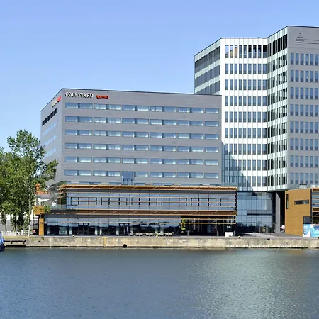Courtyard By Marriott Waterfront Hotel 4*