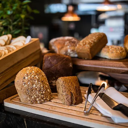 מלון Courtyard By Marriott Waterfront