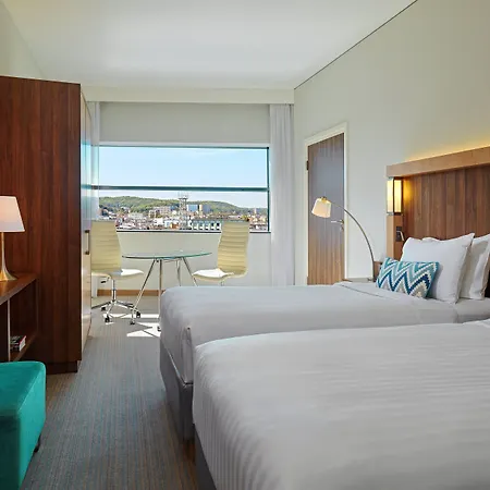 Courtyard By Marriott Waterfront 4* גדינייה