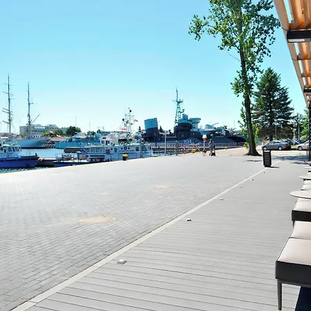 Courtyard By Marriott Waterfront 4*