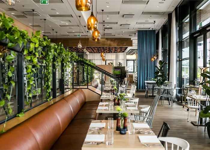 מלון Courtyard By Marriott Waterfront 4*