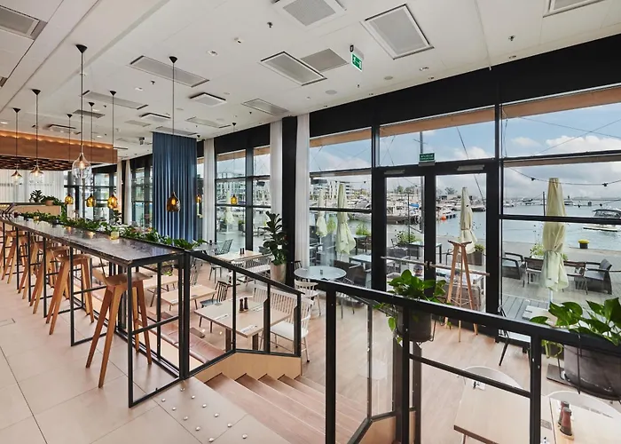 Courtyard By Marriott Waterfront מלון 4*