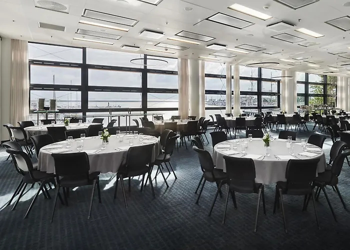 Courtyard By Marriott Waterfront 4* גדינייה