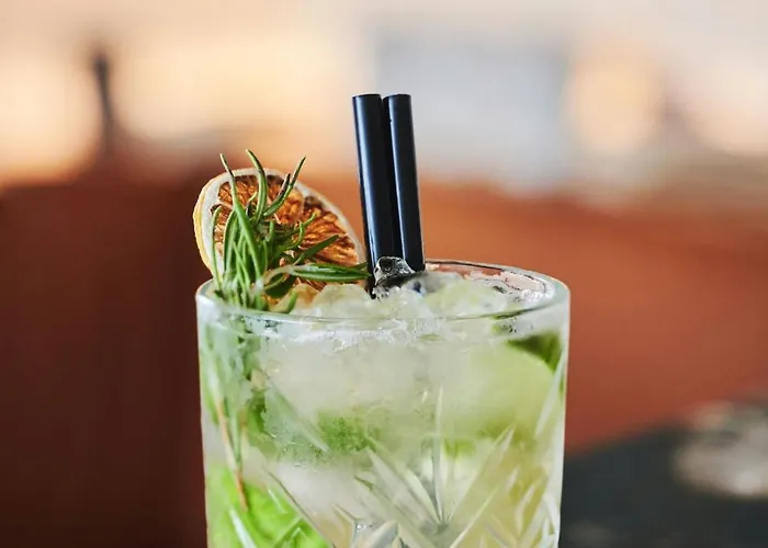 מלון Courtyard By Marriott Waterfront גדינייה