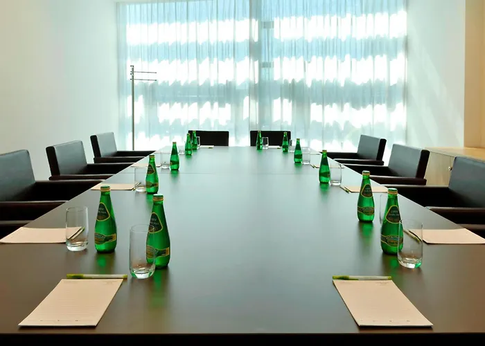 Courtyard By Marriott Waterfront 4*