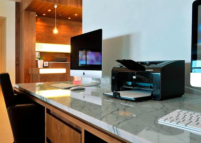 Courtyard By Marriott Waterfront מלון 4*