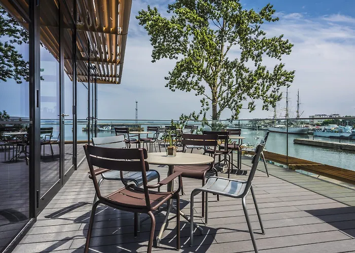 Courtyard By Marriott Waterfront מלון 4*