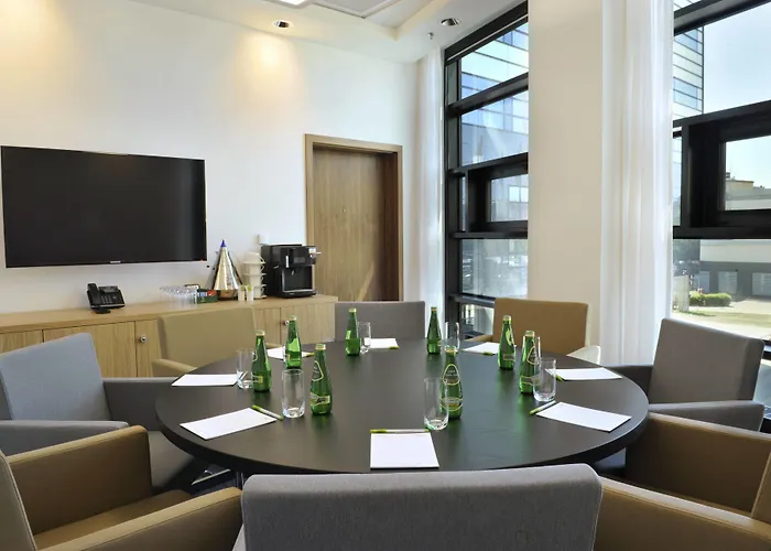 Courtyard By Marriott Waterfront מלון