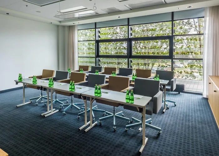 Courtyard By Marriott Waterfront מלון