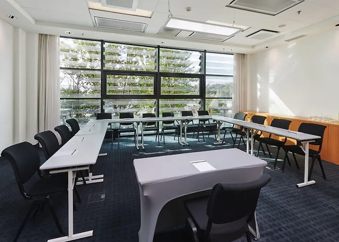 Courtyard By Marriott Waterfront 4* גדינייה